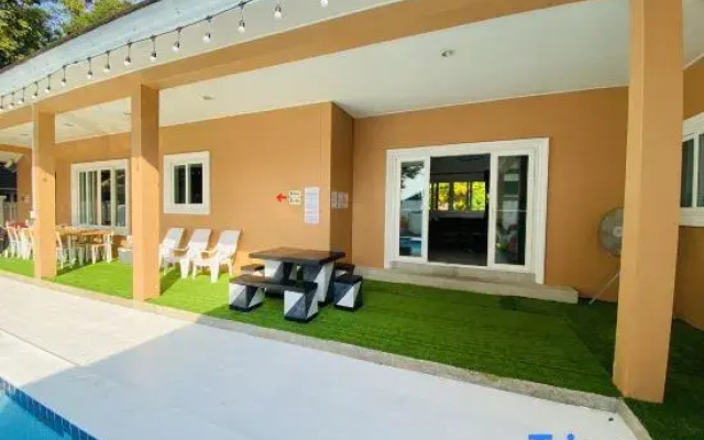 Take a Sea Pool Villa Pattaya