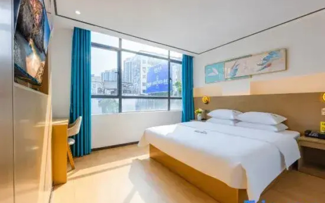 Sihui Dingwang Theme Hotel (Tianguangxu Market Yubocheng Branch)