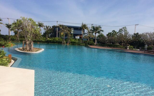 Beachfront Condo, Perfect Choice for families