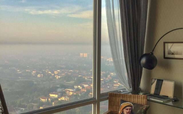 UResidence 2 Golf  View  Lippo Karawaci  by Lilis