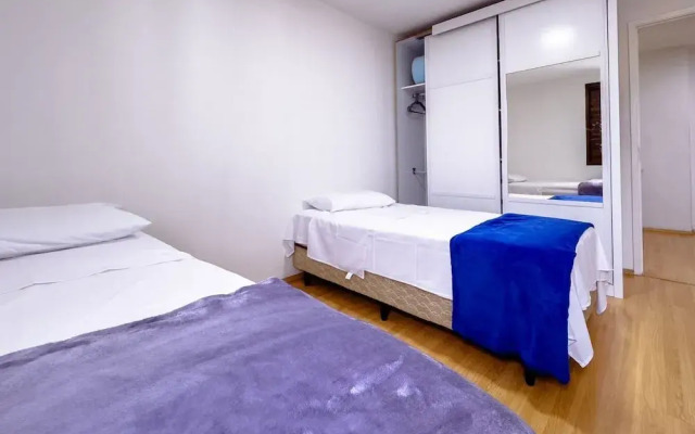 Casa na Granja Viana em frente à reserva ambiental