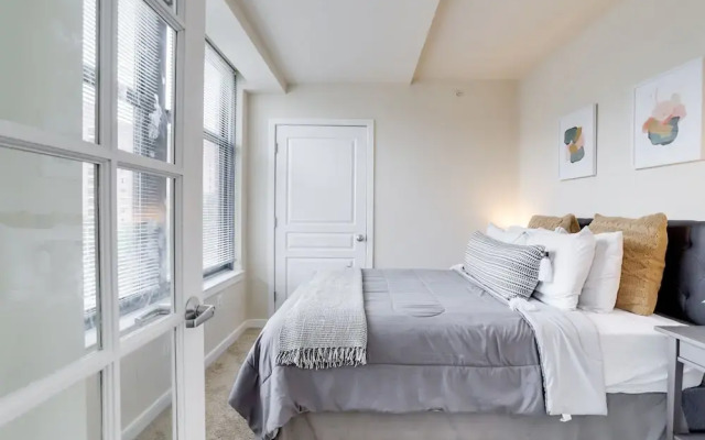 Fantastic 1 Bedroom Condo at Arlington