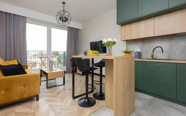 Home Factory Estate Praga Kotsisa by Renters