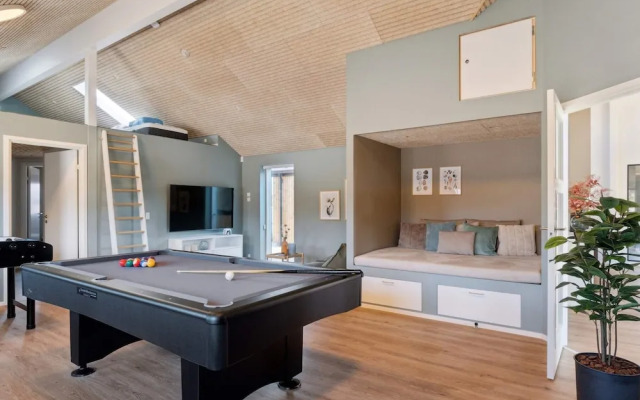 5 Star Holiday Home in Henne Beach