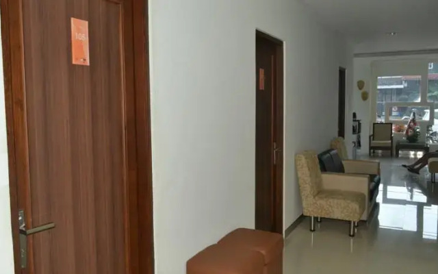Cabin Hotel F77