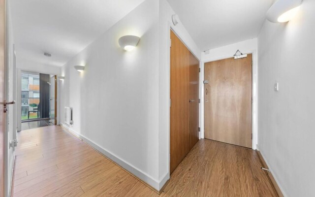 Lovely & Cosy 2 Beds London Skyline View