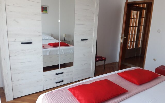 Big apt W.large Terrace&great sea View,close Beach