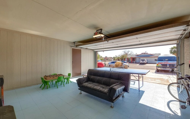 Family-friendly Tempe Home w/ Free Heated Pool!