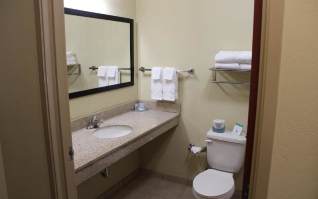 Cobblestone Inn & Suites - Rugby