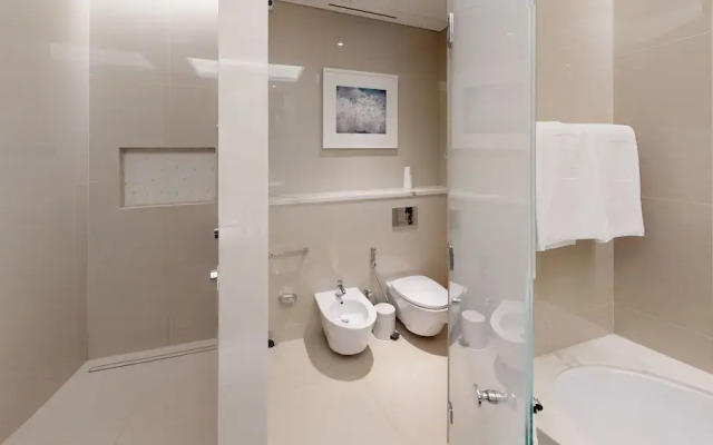 Stunning 2 Bed Address Sky View Best Layout