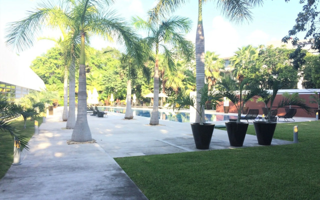 Lorena Ochoa E200 by iMexico