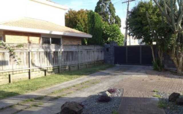 Arent Serviced House 7A Rangiatea Road