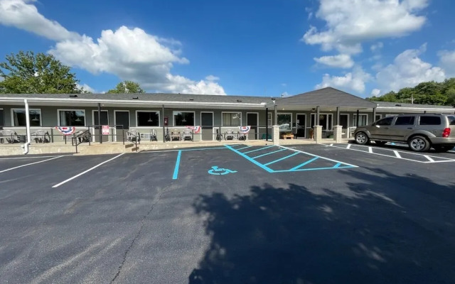 Valley Inn and Suites