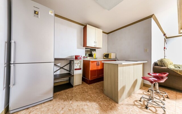 Buan Gyeokpo Chaeseok Resotel Oakville