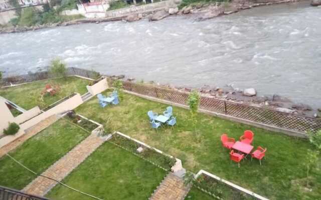Riveria The Edge Hotel