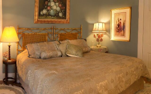 Alice's Snyder House Bed and Breakfast