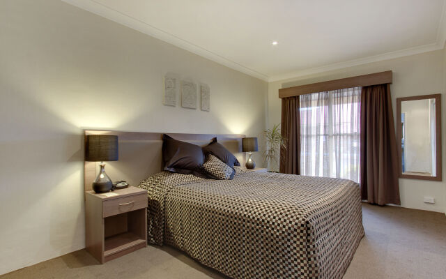 Quality Inn Parkes International