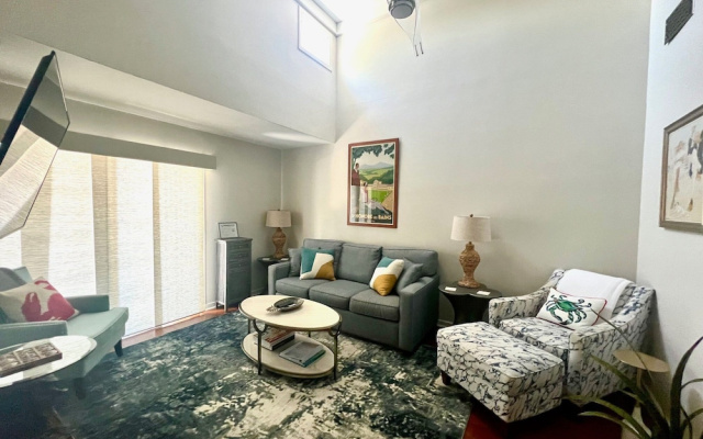 1622 Live oak Park