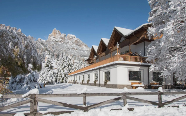X Alp Hotel