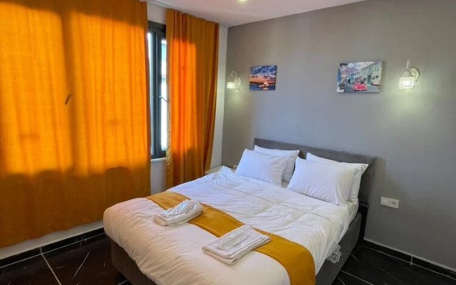 Happy Dreams Apart Hotel