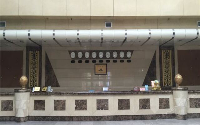 金通大酒店(信阳火车站天润广场店)