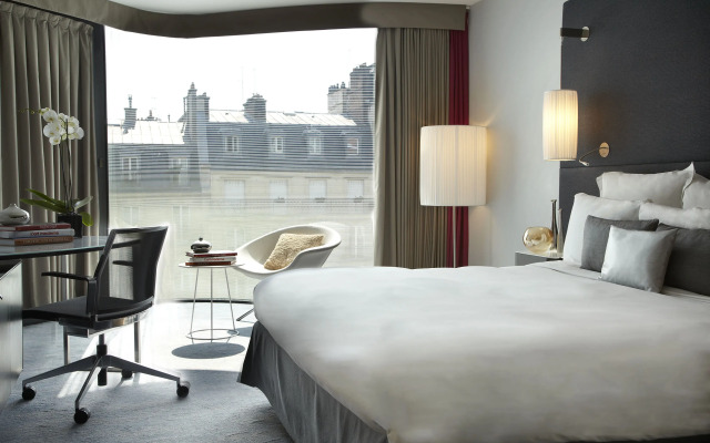 Renaissance Paris Arc de Triomphe Hotel