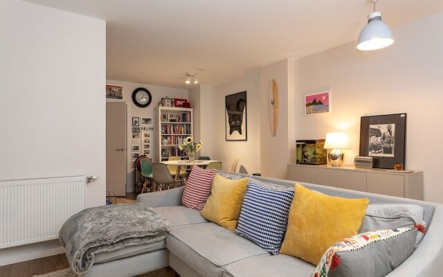 2 Bedroom East London Flat