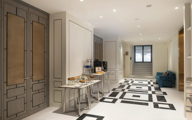 Radisson Hotel Chateau de Bangkok