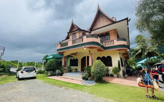 Baan Apa Erawan Resort