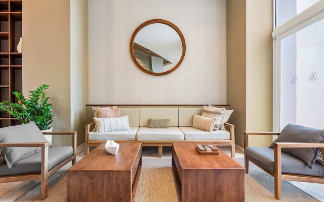 Gorgeous 1BR Condo With Pools Sea Views