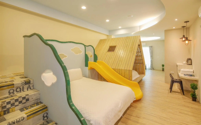 Happiness Yes Hostel