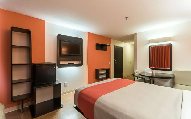 Motel 6 Moosomin, SK