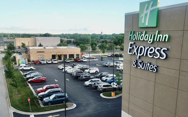 Holiday Inn Express & Suites Yorkville by IHG