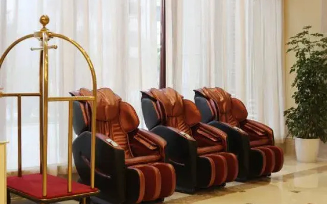 Vienna International Hotel (Danzhou Dingshang Square)