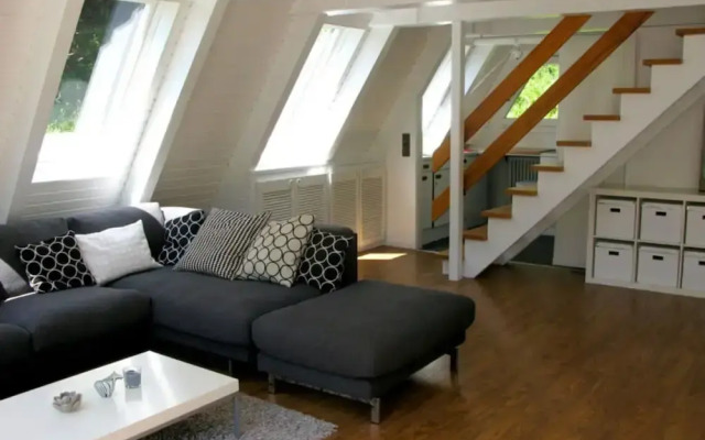 Modern Apartment Near Centre