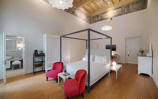 NH Collection Firenze Porta Rossa Hotel