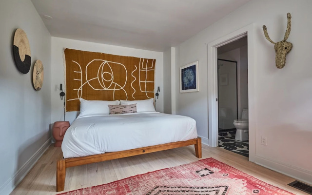 Woodstock Way Hotel