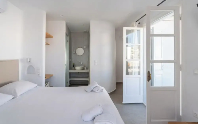Sea Side Apartments In Ornos Beach