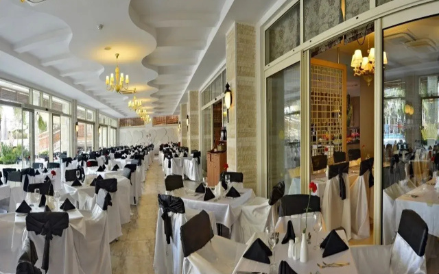Side Crown Palace Ultra All Inclusive