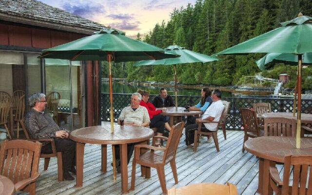 Nootka Island Lodge
