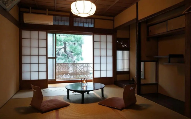 Itoya Stand Guesthouse
