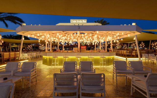 Desert Rose Resort