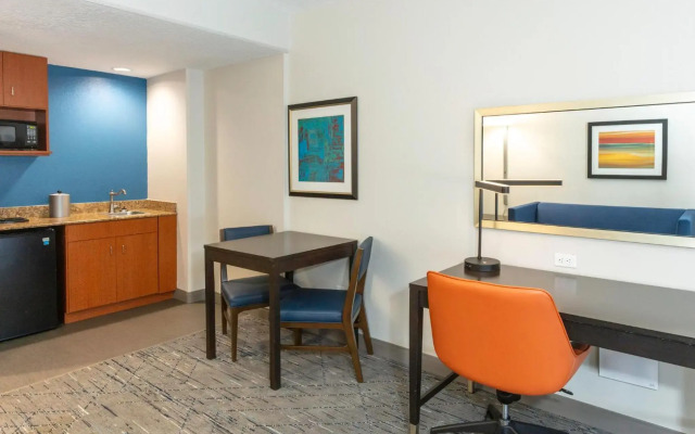 Holiday Inn Express & Suites Jacksonville Airport by IHG