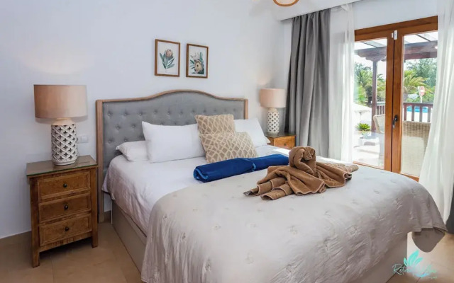 Inviting 4-bed Villa in Playa Blanca