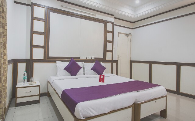 OYO Flagship 983 Hotel Surya Residency