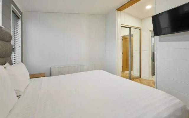 Host Stay Alder Spa Lodge