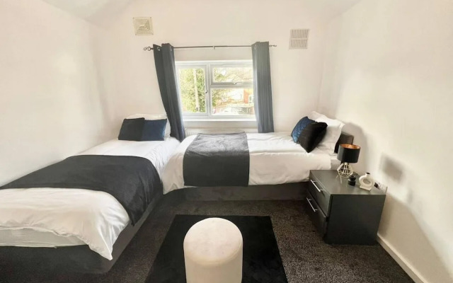 Beautiful 2-bed House in Watford