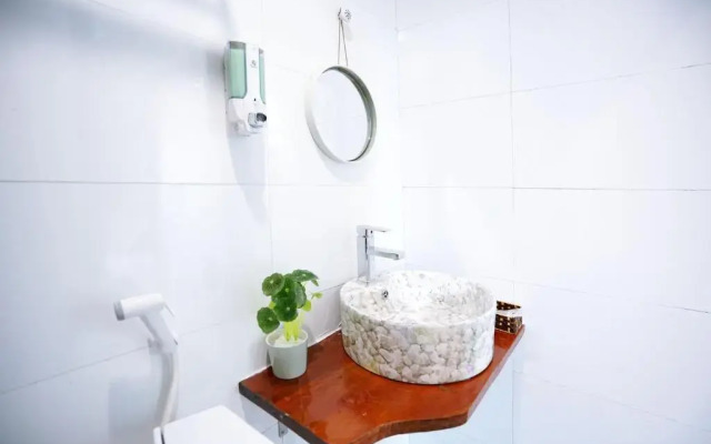 Private Room in Halong City Center - HANZ Almor2
