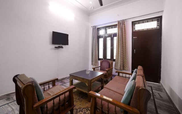 OYO Home 22635 Modern Villa 3BHK