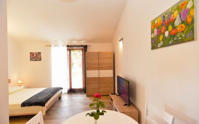 Apartment 1674